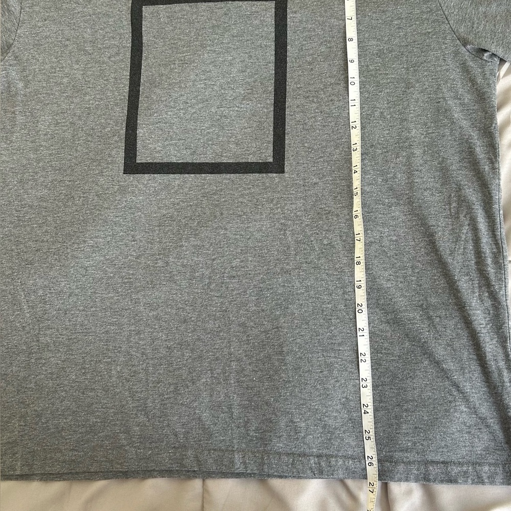 Minimalist Men’s Gray T-Shirt with Black Square Design, Size XXL - Picture 7 of 7